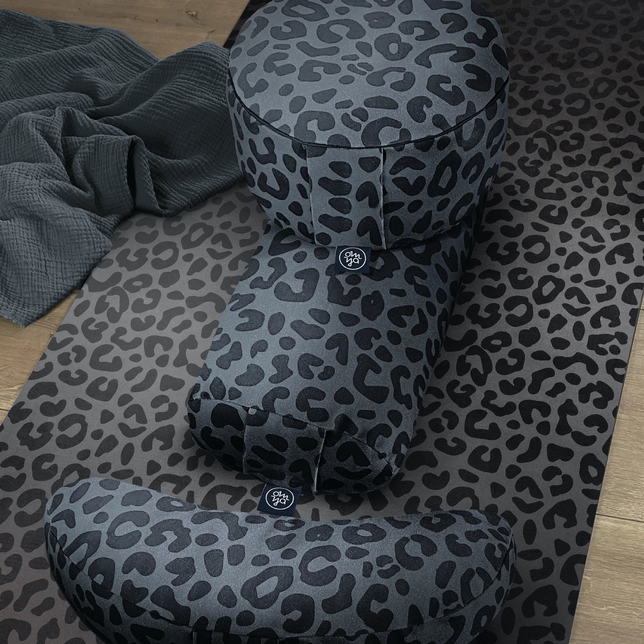 Design Yoga Half Moon Cushion - Deep Wild