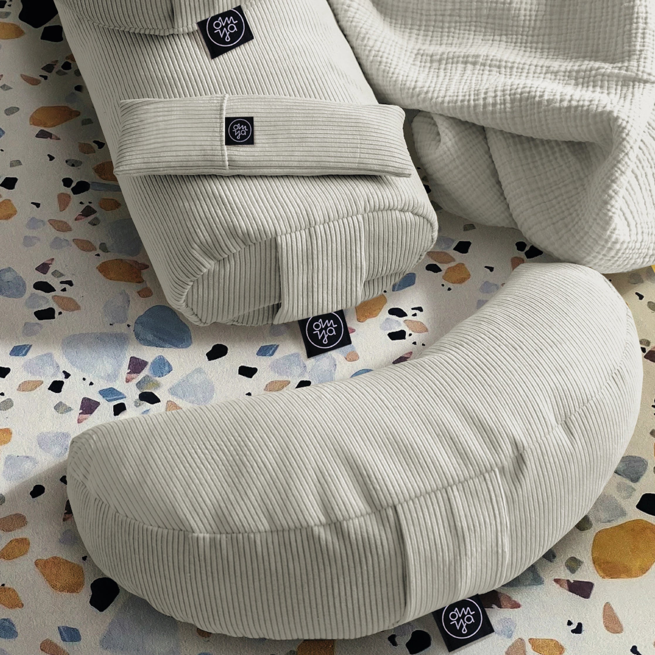 Design Yoga Half Moon Cushion - Pale Cord